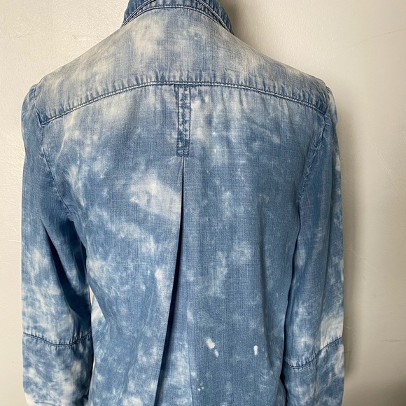 Cloth & Stone Acid Wash Chambray Shirt Size XS - Picture 8 of 9